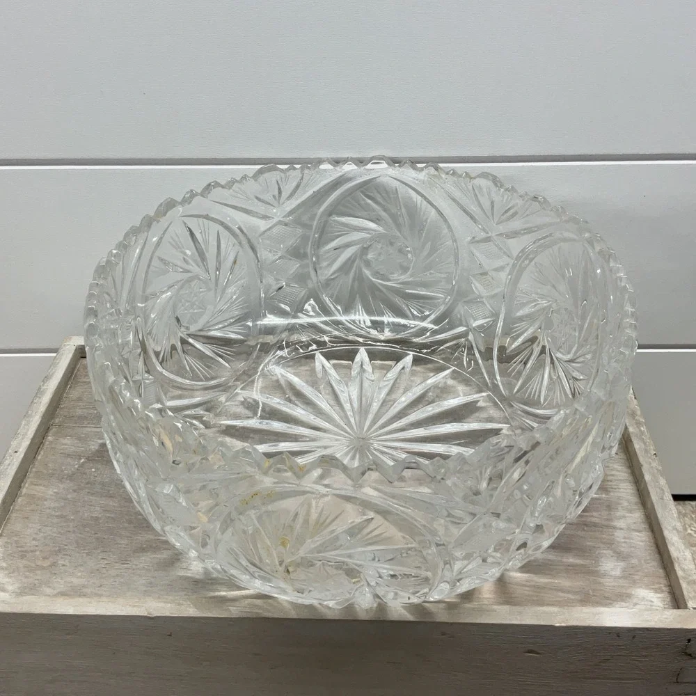Vintage Heavy Cut Glass Pinwheel Starburst 8 Inch Scalloped Sawtooth Edge Bowl